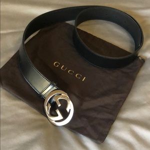 Men’s Black Gucci Belt with silver buckle